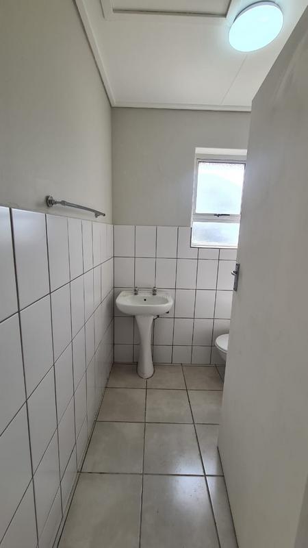 2 Bedroom Property for Sale in Oakglen Western Cape